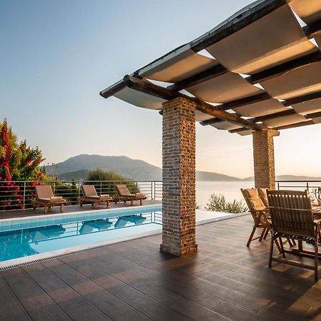 Iris Villas Lefkada - Marine Villa With Private Sea Access Syvota Exteriör bild