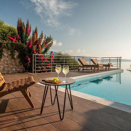 Iris Villas Lefkada - Marine Villa With Private Sea Access Syvota Exteriör bild